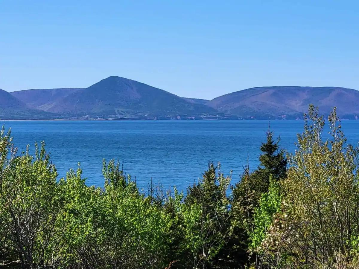 Moceanset Getaways-Beautiful Ocean, Mountain & Sunset Views, "Camping Experience" Dingwall Exterior foto
