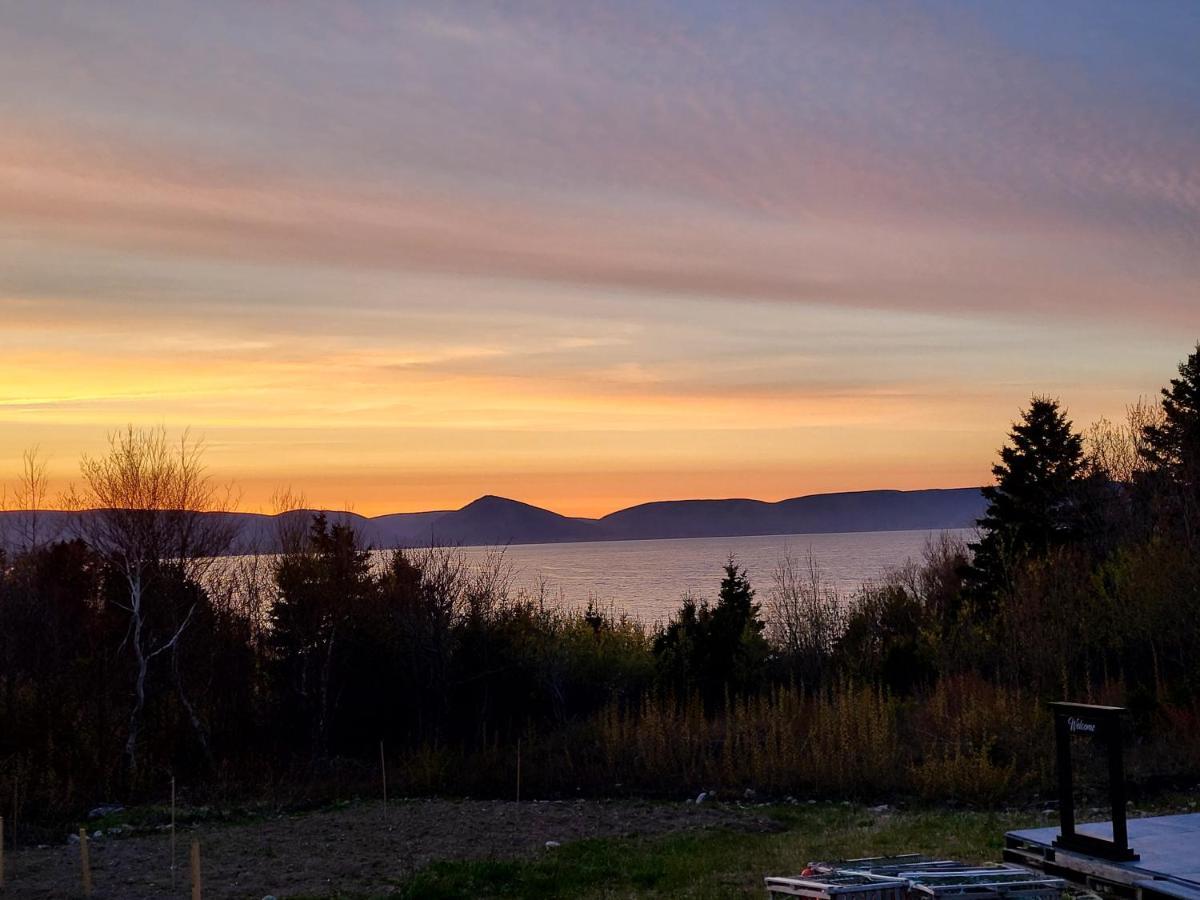 Moceanset Getaways-Beautiful Ocean, Mountain & Sunset Views, "Camping Experience" Dingwall Exterior foto